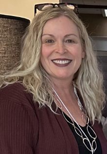 kristin-wright-heaadshot